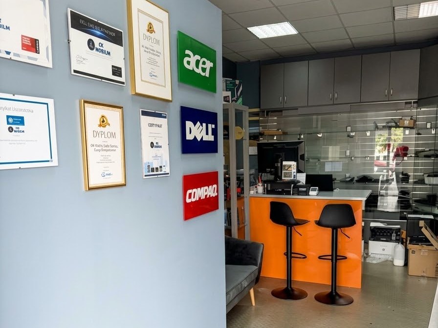 Serwis CK Mobilni przy alei IX Wieków Kielc w Kielcach